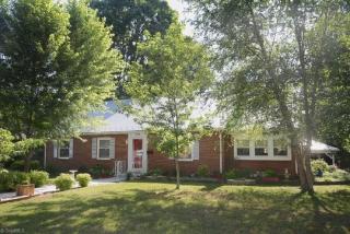 425 Ridgecrest Rd, Asheboro, NC 27203-6532