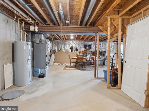 41 Cypress Point Ct, Charles Town WV  25414-3928 exterior