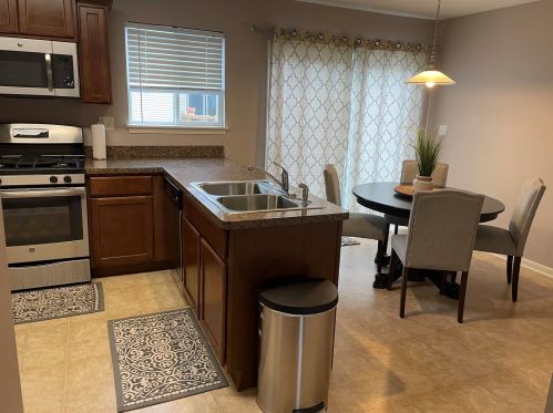 1249 Alta Vista Dr, Pingree Grove IL  60140-2057 exterior