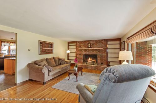 278 Edgebrook Rd, Trenton NJ 08691-3732 exterior