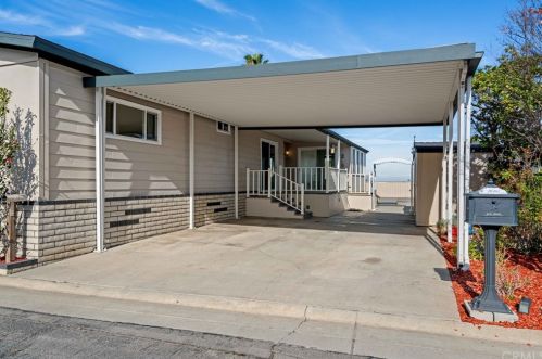2550 Pacific Coast Hwy, Torrance CA  90505-7045 exterior