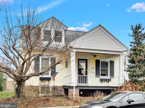 40 Spruce St, Ephrata, PA 17522-2143