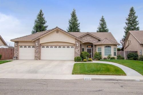 2317 Beech Dr, Visalia, CA 93292-2054