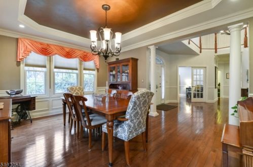 4 Hundt Pl, Town Center, NJ 07052-6604