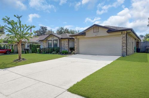 5613 Sugar Creek Dr, Morgans Point, TX 77571-2724
