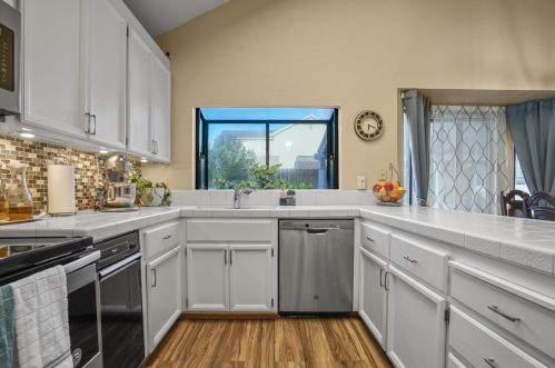 2024 Bailey Dr, Modesto CA  95355-9160 exterior