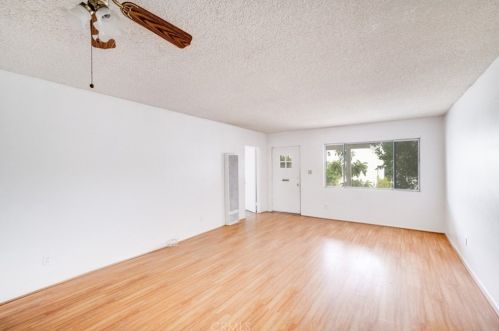 724 Acacia Ave, Glendale CA  91205-3006 exterior