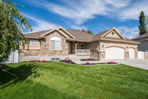 969 Majesty Cir, Sandy UT  84094-0730 exterior