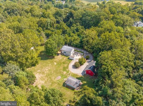 365 Big Oak Dr, Shepherdstown WV 25443-4598 exterior