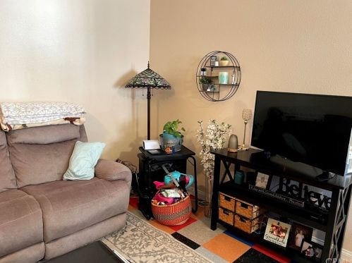 5625 Magnolia Ave, Riverside CA  92506-1822 exterior