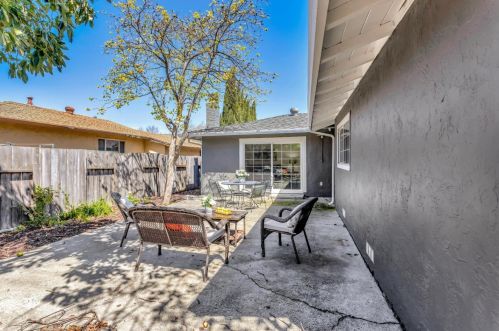 387 Smithwood St, Milpitas CA  95035-4126 exterior