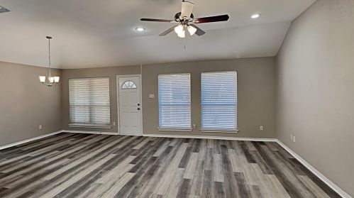 8129 Hulen Park Cir, Fort Worth TX  76123-1398 exterior