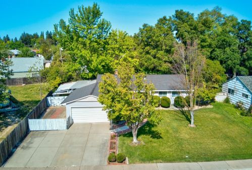 6121 Parkoaks Dr, Citrus Heights, CA 95621-6134