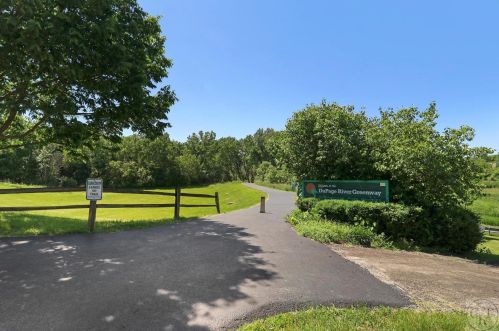 440 Delaware Cir, Lemont IL  60440-1471 exterior