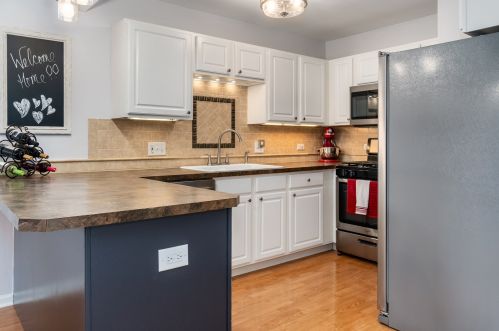 820 Elizabeth Ln, Pingree Grove IL  60140-7715 exterior