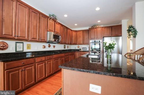 8788 Dancer Ct, Gainesville, VA 20155-5910