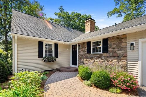 59 Wapping Wood Rd, Ellington, CT 06029-3922
