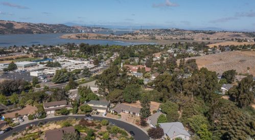 327 Steven Cir, Benicia, CA 94510-1809