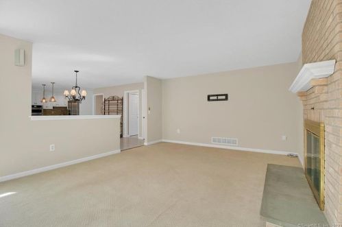 190 Copper Ridge Rd, Southington CT  06489-4645 exterior