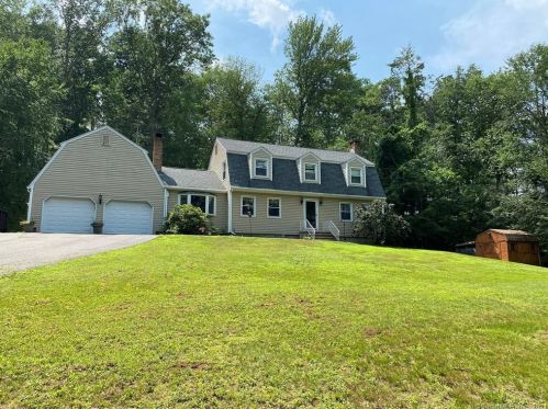 135 Margarite Road Ext, Middletown, CT 06457-5136
