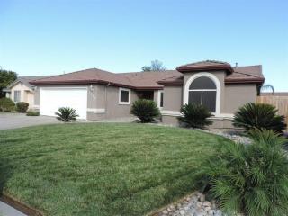 5534 Delbert Ave, Fresno, CA 93722-2514
