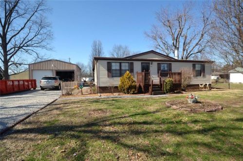 407 Julia St, Smithton, IL 62285-1463