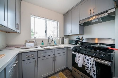 1447 Windsor Rd, Glendale CA  91205-2767 exterior