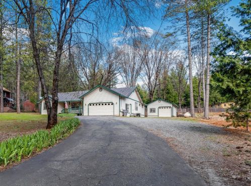 5569 Glen Dr, Michigan Bluff, CA 95631-9745