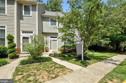1203 Weatherstone Ct, Herndon, VA 20194-1342