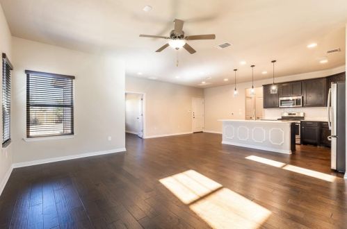 5508 Baythorne Dr, Austin TX  78747 exterior