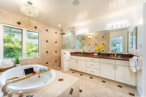 5454 Poola St, Honolulu HI  96821-1539 exterior