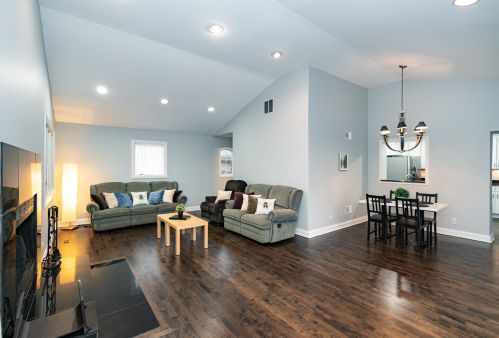 117 Bobby Ln, Mount Prospect, IL 60056-2964