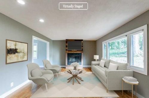 2152 Collins Dr, Atlanta, GA 30318-1218