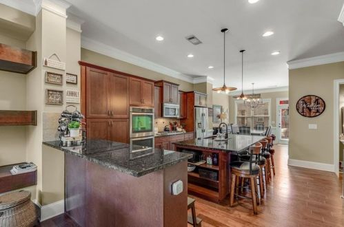 3639 Brookleigh Ln, Atlanta GA  30319-2219 exterior