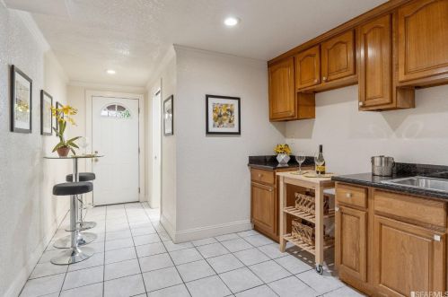 1306 Gilman Ave, San Francisco CA 94124-3243 exterior