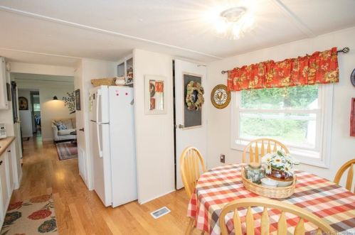 25 Whitewood Rd, Deep River, CT 06419-1228