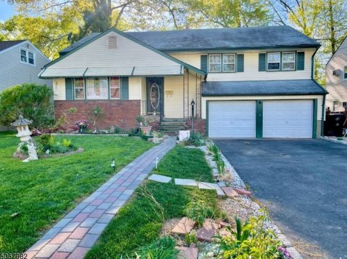69 Parkside Rd, Plainfield, NJ 07060-2839