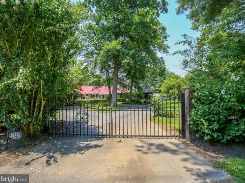 39270 Still Meadow Ln, Hamilton, VA 20158-3329
