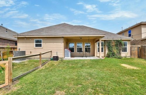 1265 Twin Estates Dr, Uhland TX 78640 exterior