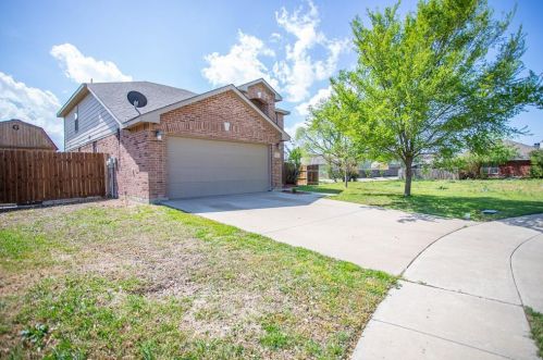 557 Lead Creek Dr, Fort Worth TX  76131-3961 exterior