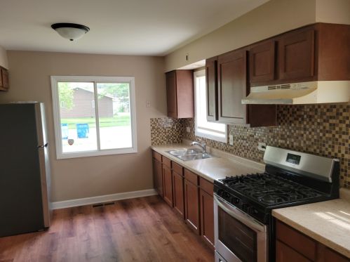935 160th Pl, Calumet City, IL 60409-5601