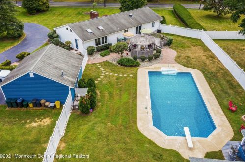 278 Edgebrook Rd, Trenton NJ 08691-3732 exterior