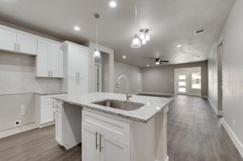 1635 Gdn Dr, Dallas TX  75215-4544 exterior