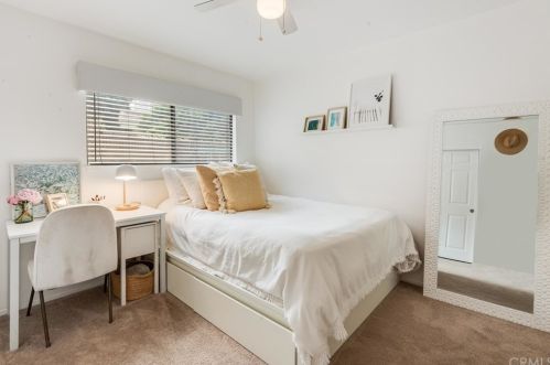 8 Dorchester, Irvine CA  92620-2614 exterior