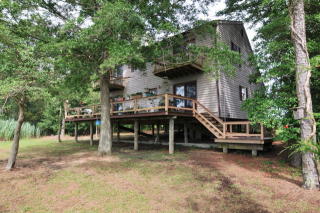 14380 Ridge Rd, Bloxom, VA 23308-3300