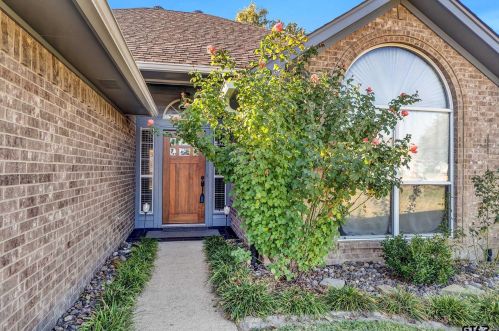 1802 Waterton Cir, Whitehouse, TX 75791-9553