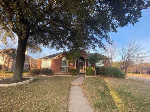6725 Candlecreek Ln, Plano TX  75024-5511 exterior
