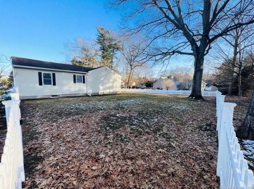 17 Hartshorn St, Killingly CT  06239-4118 exterior