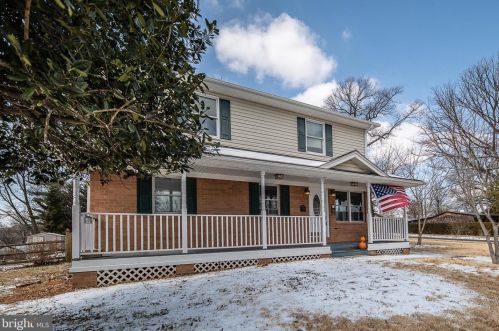 1934 Storm Dr, Falls Church, VA 22043-1412