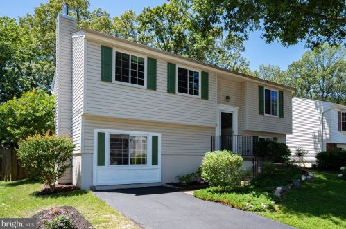 8291 Wold Den Ct, Springfield, VA 22153-3809
